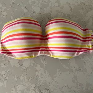 Victoria’s Secret strapless bra. 34D.
